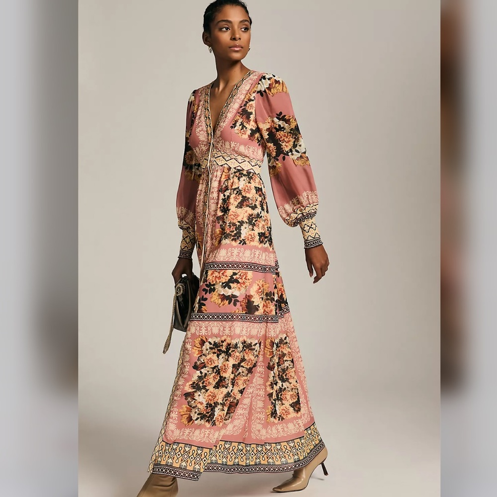 Vineet Bahl Embroidered Long-Sleeve Dress💕